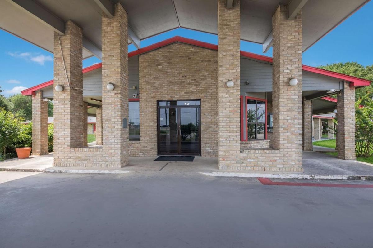 Americas Best Value Inn Lockhart Tx Exterior foto